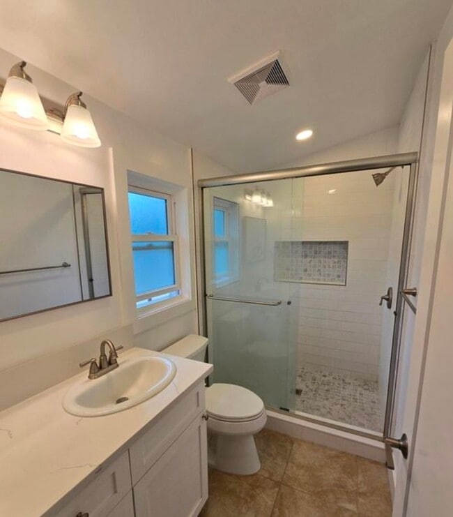 Photo - Newly Remodeled 3 bedroom, 2 bath Home-Clo...