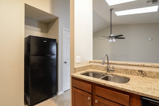 Photo - 10935 Livingston Dr