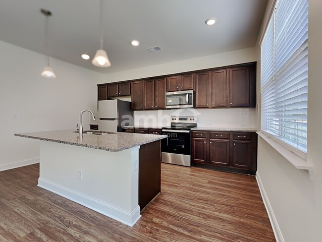 Photo - 7043 Creeksong Dr