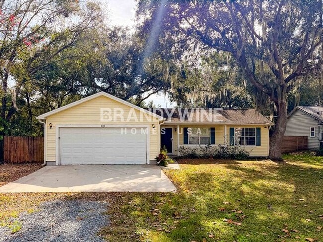 Building Photo - 132 E 8th St