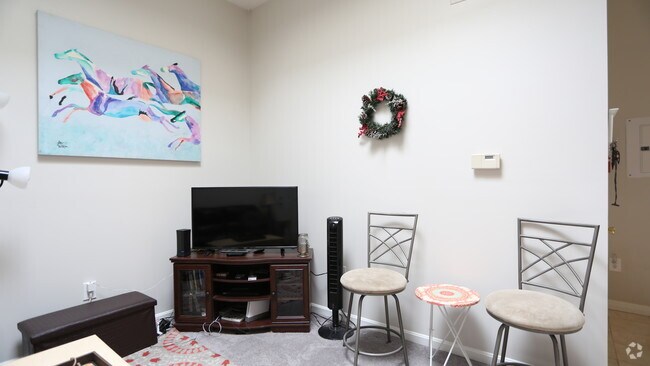 2BR, 1BA - 764-956 SF - Phoenix on Court