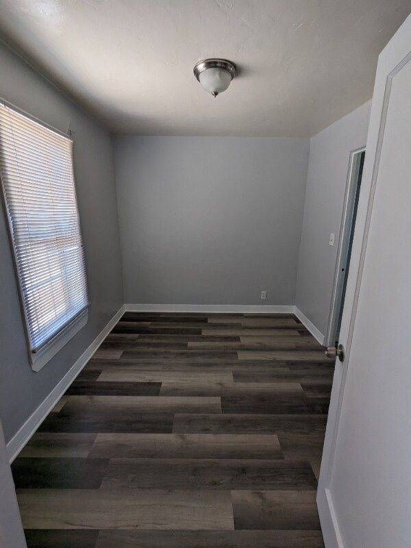 Photo - 2021 E Louise Ave Unidad 1