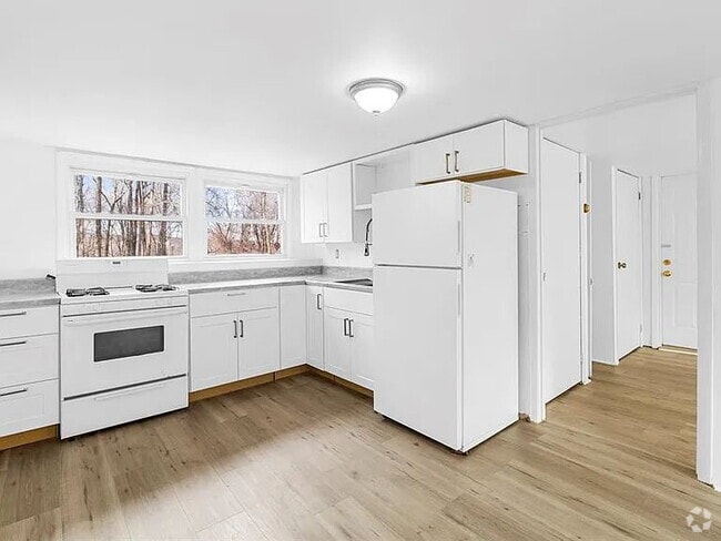 Building Photo - 167 N Putt Corners Rd Unit B Rental