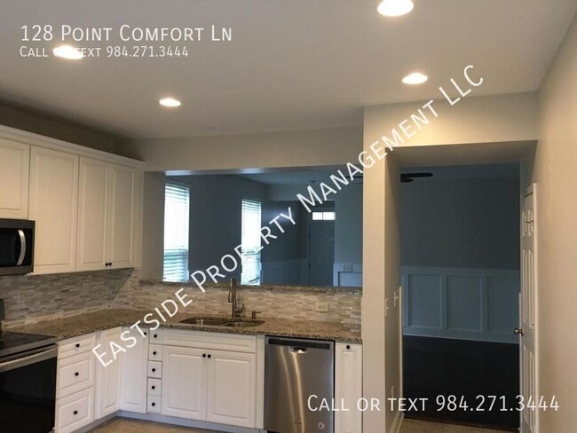 Photo - 128 Point Comfort Ln