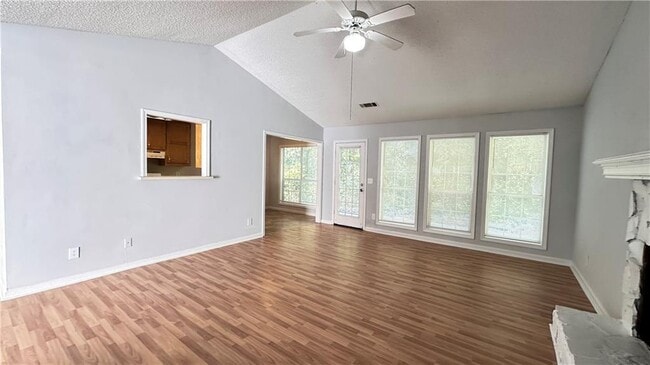 Photo - 1227 Torrey Pl SE
