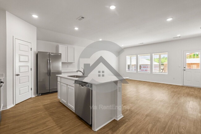 Photo - 110 E Sunbelt Ct