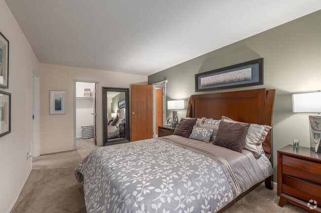 Model - 2 BD, 1 BA - 950SF - First Bedroom - Willowood Apartments