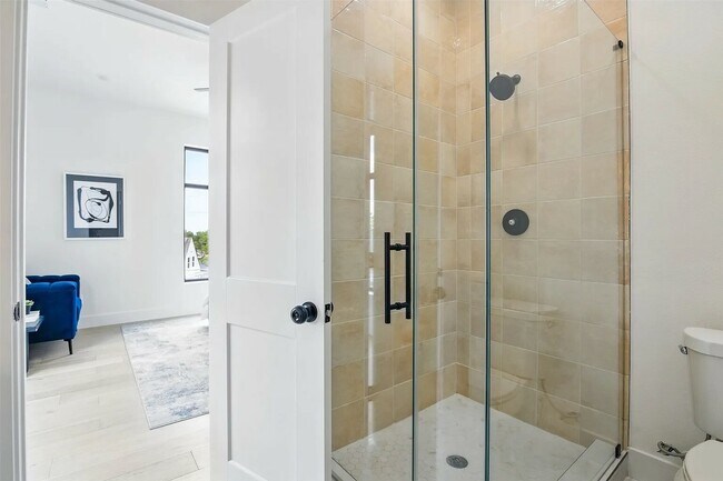 Photo - 430 E 8th St Unidad 430