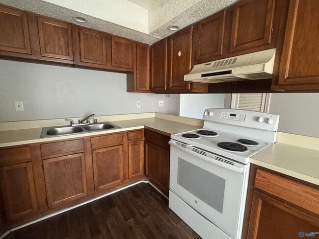 Photo - 2613 Wynterhall Rd SE