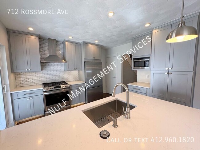 3 bedroom, 2 bath house in Brookline - 3 bedroom, 2 bath house in Brookline