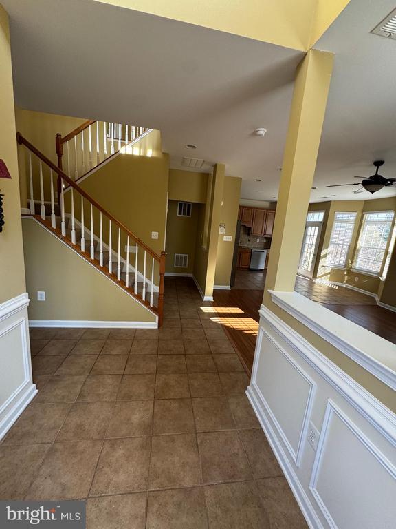 Photo - 400 Kintyre Ln