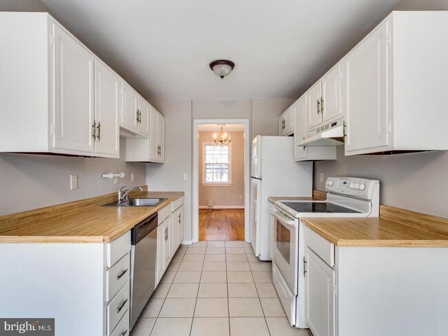 Photo - 2302 Wheystone Ct