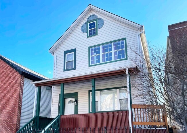 Building Photo - 2429 W Cortland St Unit 2F Rental