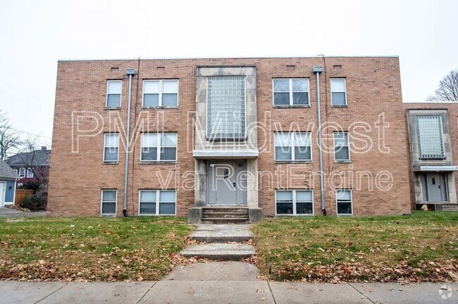 Building Photo - 146 E 19th St Rental