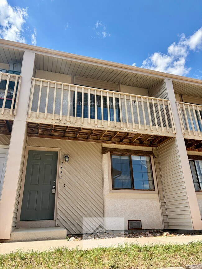 Building Photo - 2427 Split Rock Dr Unit 1