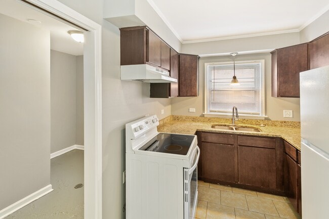 Photo - 17306 Holmes Ave