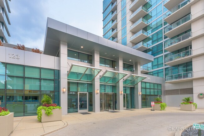 Photo - 125 S Green St Unidad 605A