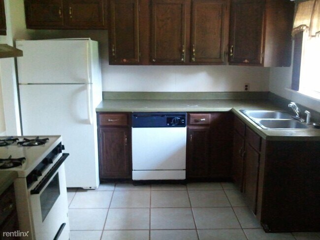 Photo - 3 br, 1 bath House - 722 Carter Dr