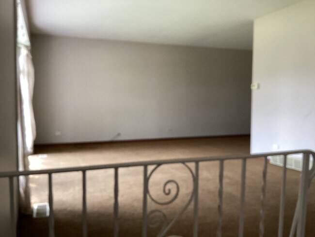 Photo - 928 N Rohlwing Rd