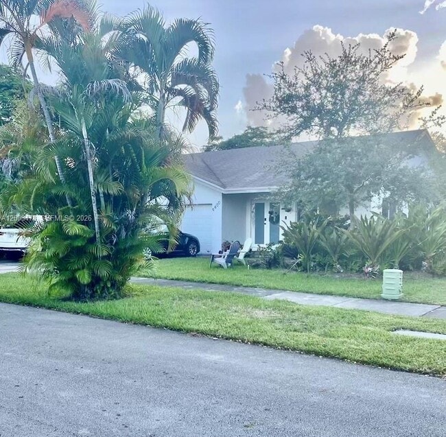 Building Photo - 9400 SW 103rd Ave