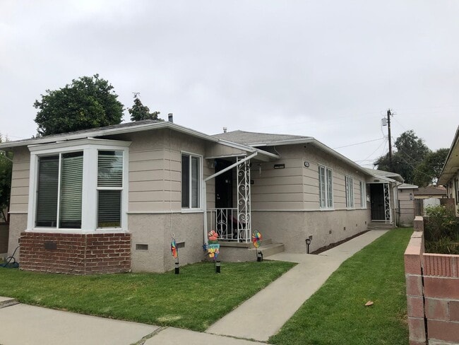 Building Photo - SCOTT 110-112 Unit 110