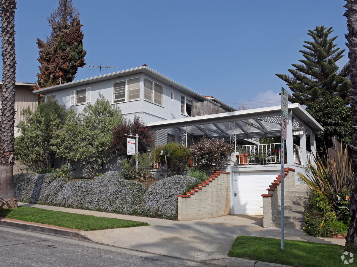 1047 19th St in Santa Monica - North of Wi... - 1047 19th St in Santa Monica - North of Wi... Apartments