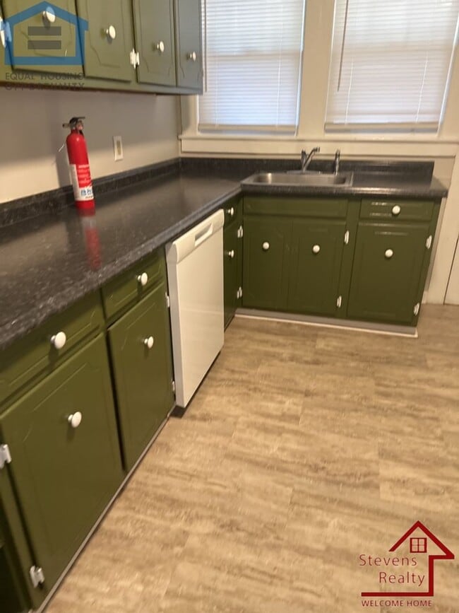 Photo - 3201 E 36th St