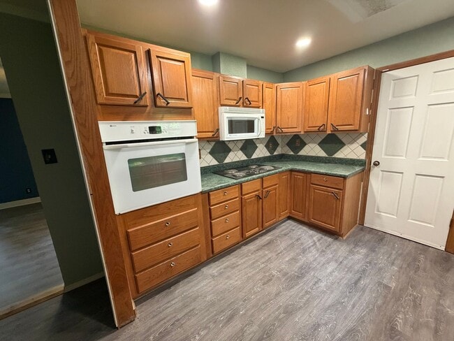 Photo - 3 Bed 1.5 Bath Home For Rent