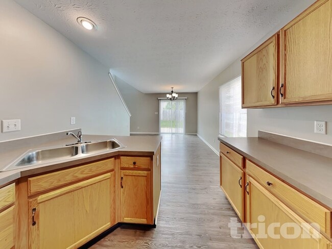 Photo - 6633 Dunsdin Dr