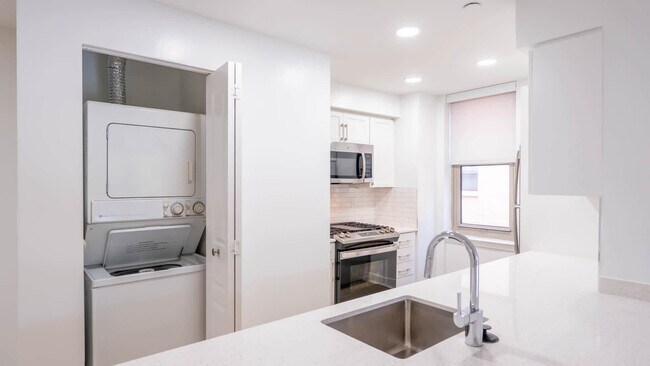 Cocina con electrodomésticos de acero inoxidable - Park Connecticut