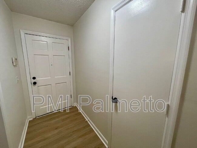 Photo - 300 Quincannon Rd