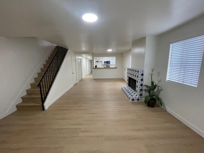 Photo - 16126 S Ainsworth St Apartamentos Unidad Front B