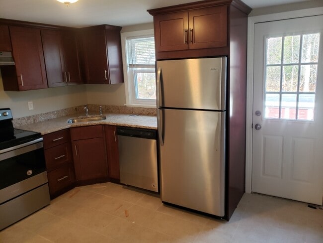 Photo - 84 E Grove St Unit B