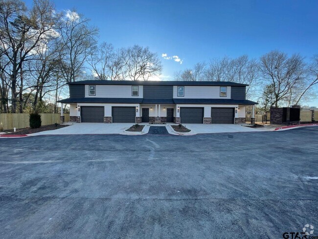 Building Photo - 1927 Lindbergh Dr Rental