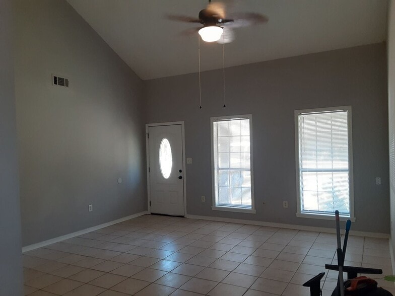 124 Countryview Ln