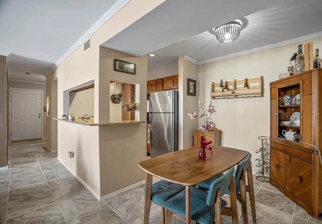 Kitchen and Dining Area - 2501 W Zia Rd Unit 10212