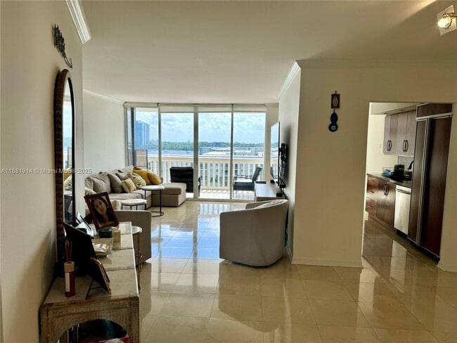Building Photo - 1000 E Island Blvd Unit 811 Rental
