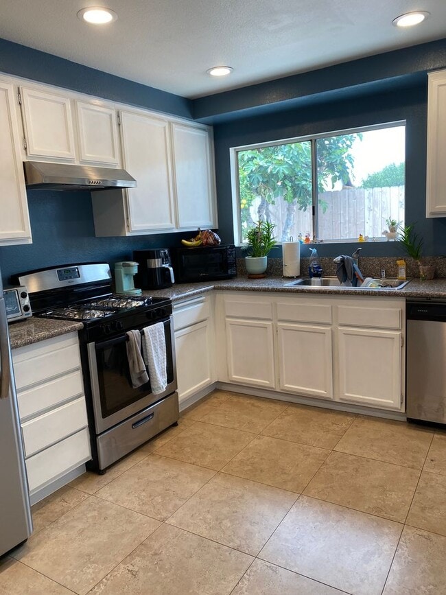 Photo - Manzanita Single Story Home 3bd 2ba 2 car garage