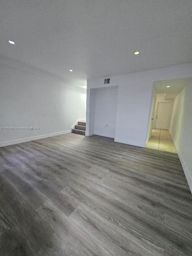 Photo - 1701 N Treasure Dr Unit 3