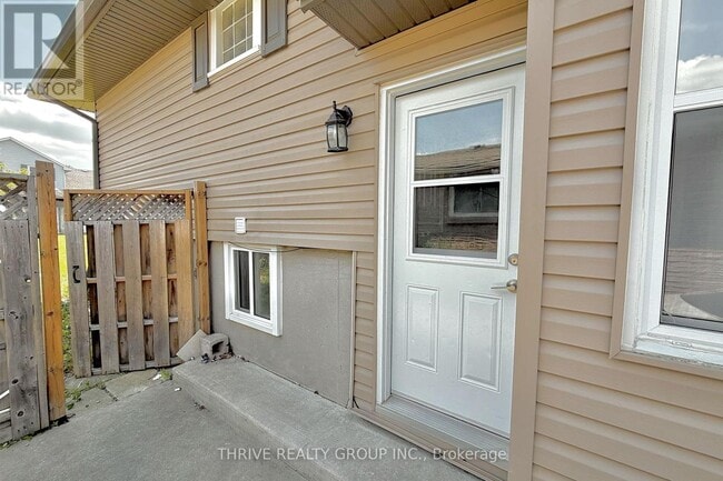 Photo - 727 Millbank Dr
