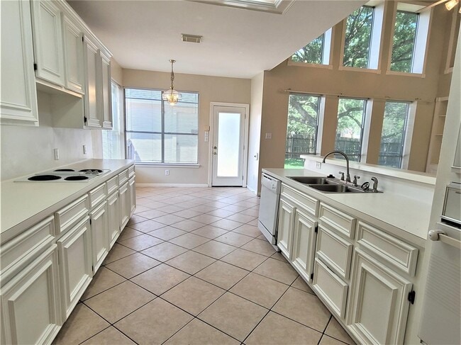 Photo - 117 S Laguna Pointe Dr