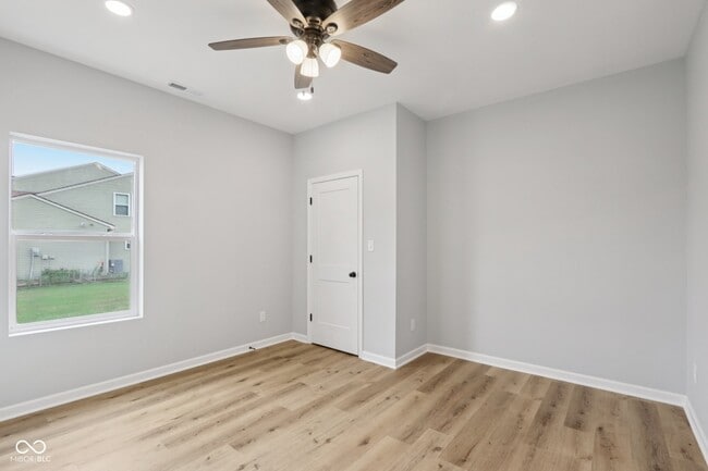 Building Photo - 8355 Fieldfare Way