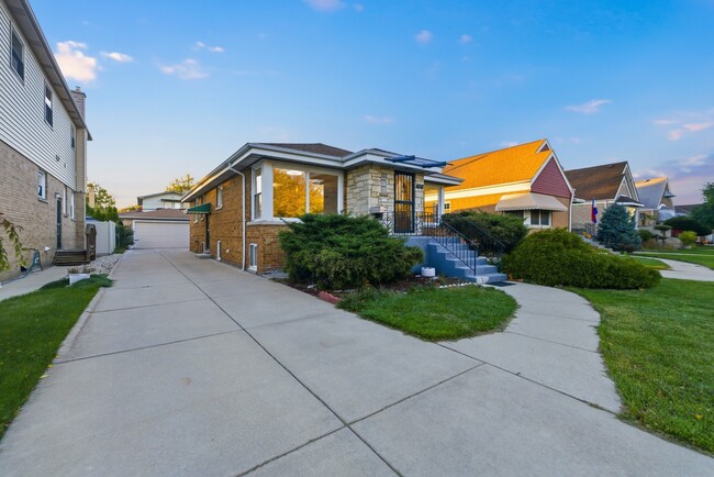 Photo - 4656 N Narragansett Ave