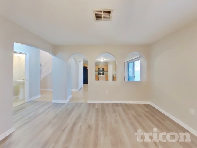 Photo - 192 King Arthur Ct