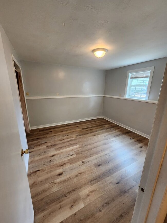 Building Photo - 205 S Parker Ave Unit Apt 5