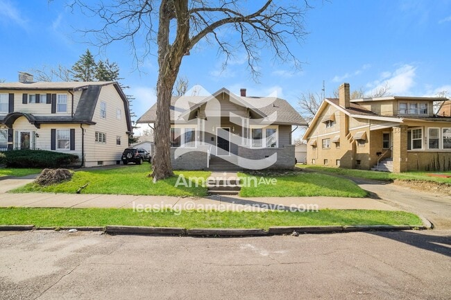 Photo - 908 E McClure Ave