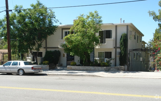 Building Photo - Tujunga Canyon Apts