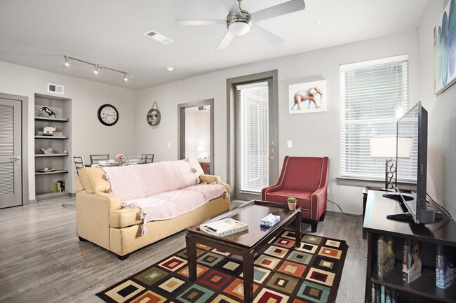 Building Photo - 976 S Braeswood Blvd Unit SI ID1359161P