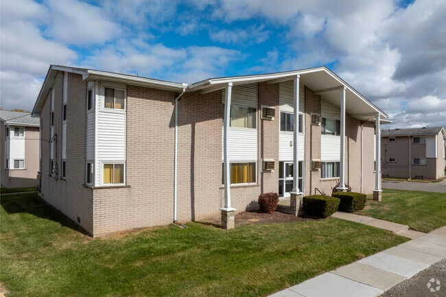 Harrison Street Apartments - Harrison Street Apartments