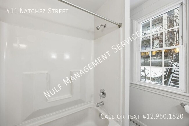 Photo - 411 Natchez St